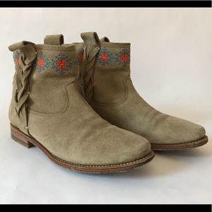 NEW Soludos Embroidered Booties (Tan) size 6